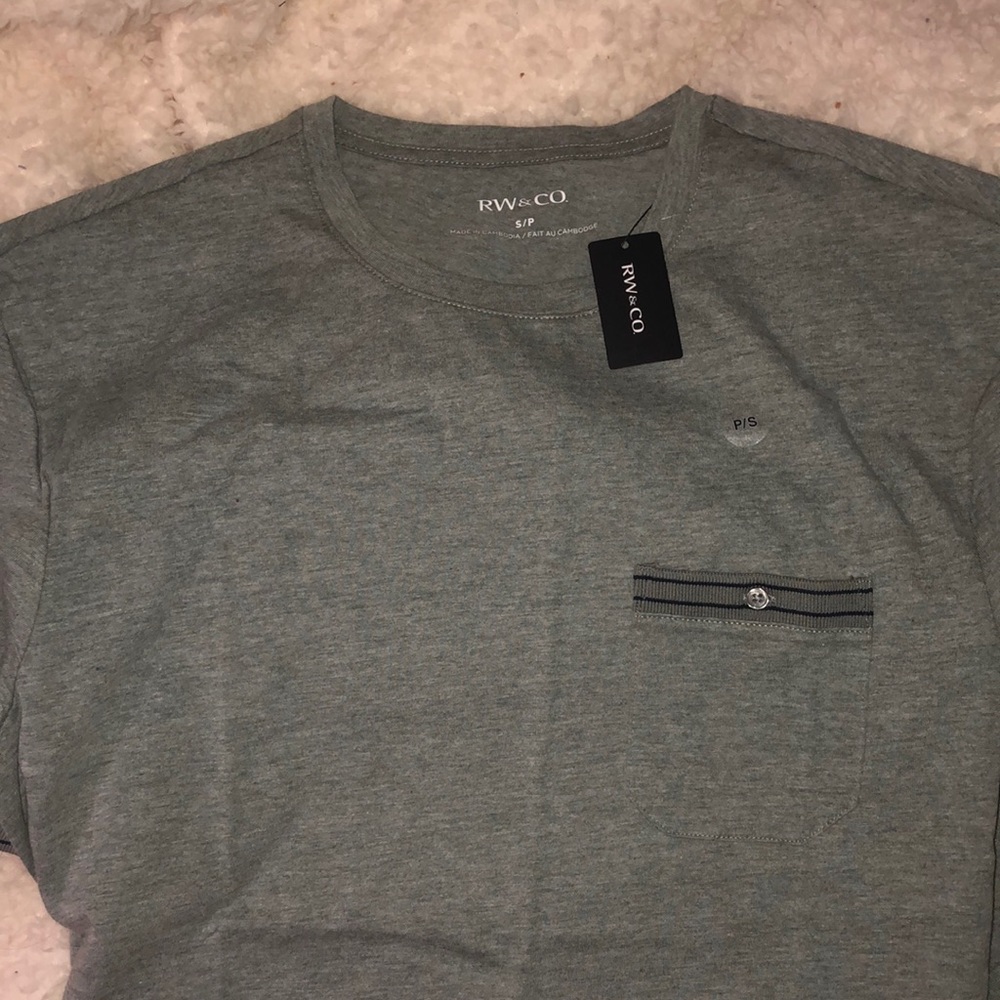 Mens t-shirt size small